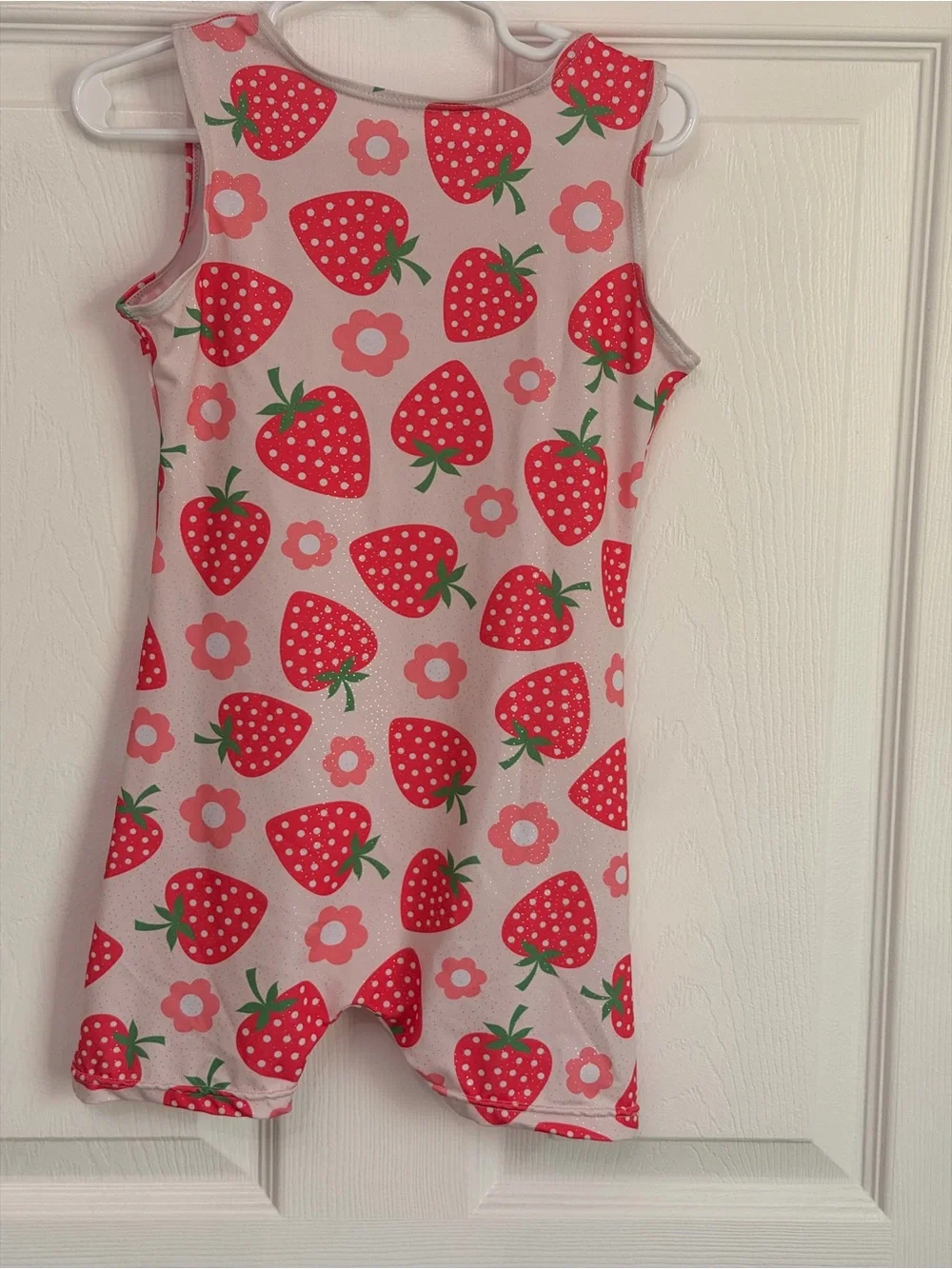 Girls pink sleeveless gymnastics biketard Leotard Sparkly Strawberry Size 5